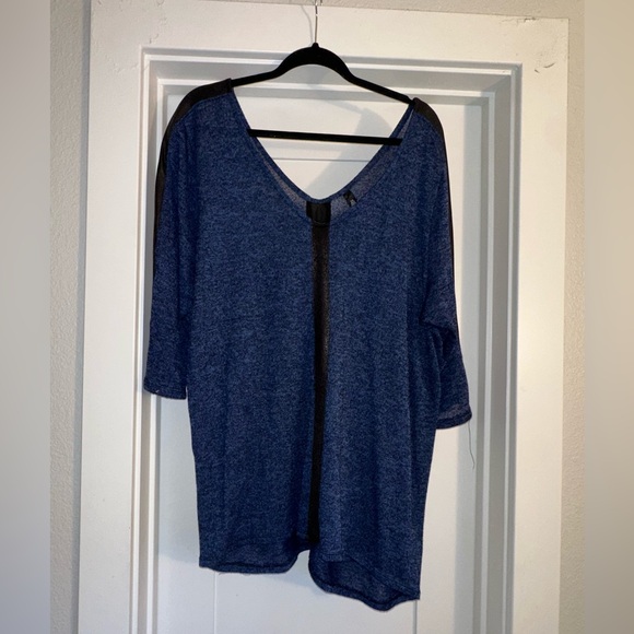 Jessica Simpson Blue V-Neck Top - Picture 1 of 3